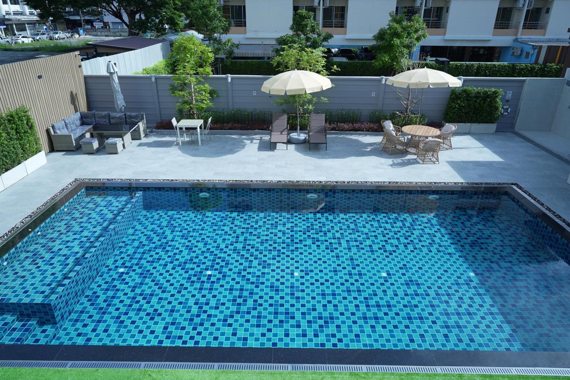 Three Seasons Bangkok Hotel Ngoại thất bức ảnh