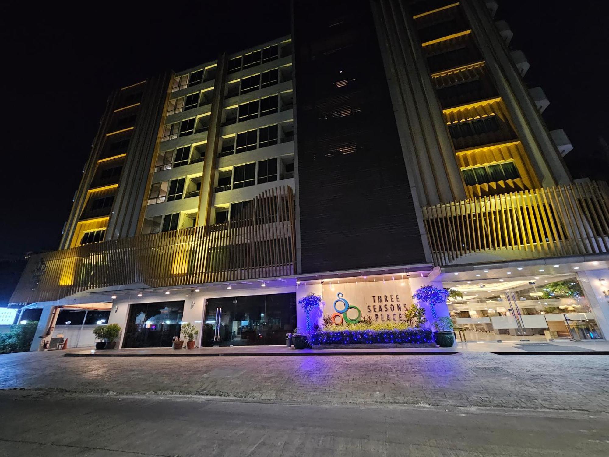 Three Seasons Bangkok Hotel Ngoại thất bức ảnh