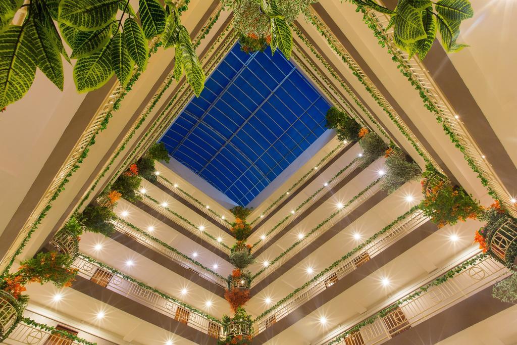 Three Seasons Bangkok Hotel Ngoại thất bức ảnh