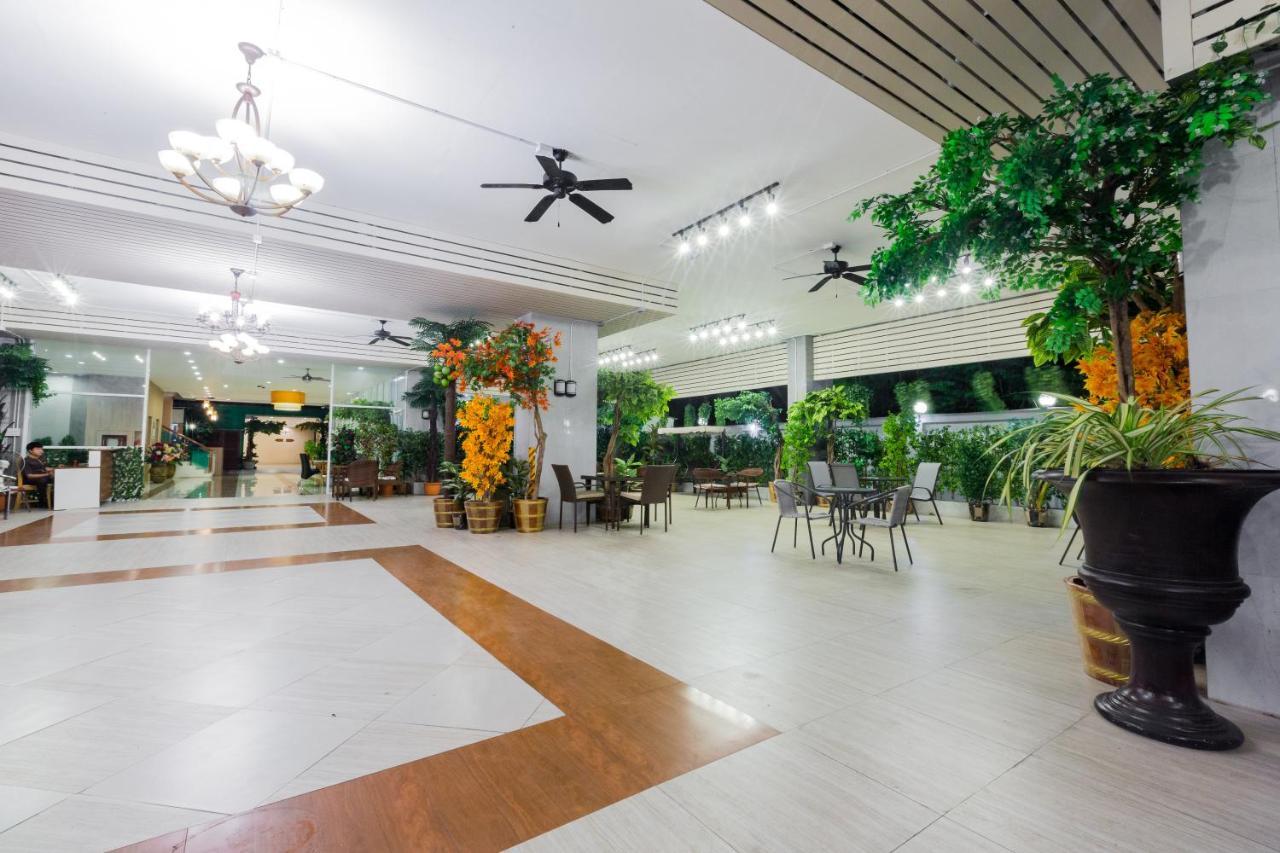 Three Seasons Bangkok Hotel Ngoại thất bức ảnh